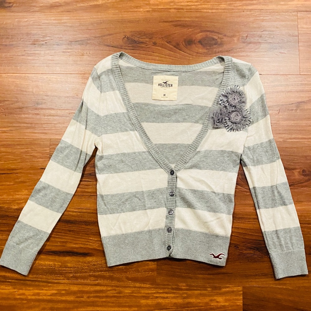 Hollister grey/cream cardigan- size M